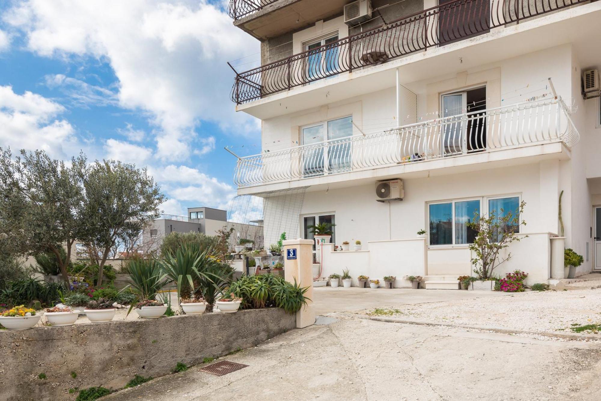 Apartments Sunshine Rays Duce Exterior photo